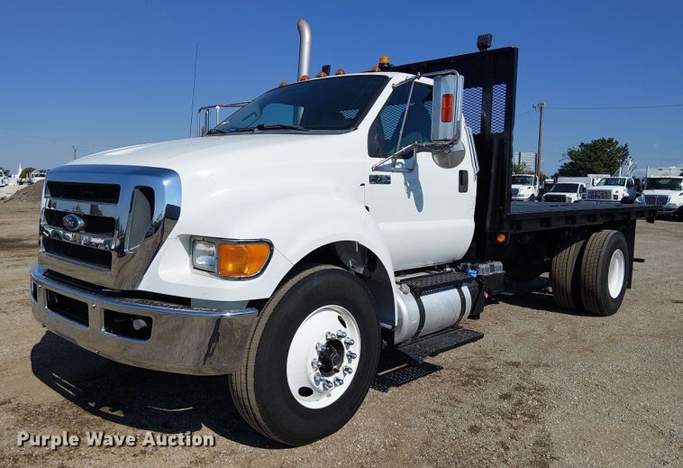 2011 Ford F750 Super Duty XL flatbed truck - EG8258