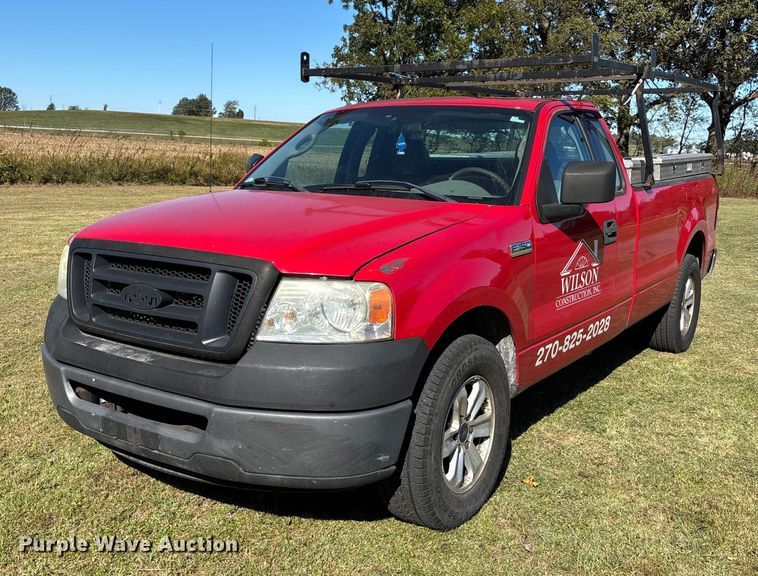 2007 Ford F150 XL pickup truck - EJ7682