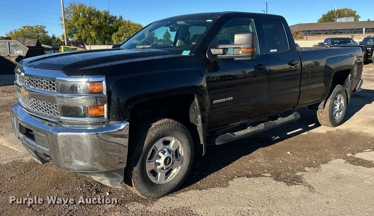 2019 Chevrolet Silverado 2500HD Double Cab pickup truck - EL0024