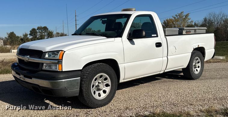 2005 Chevrolet Silverado 1500 pickup truck - EM2478