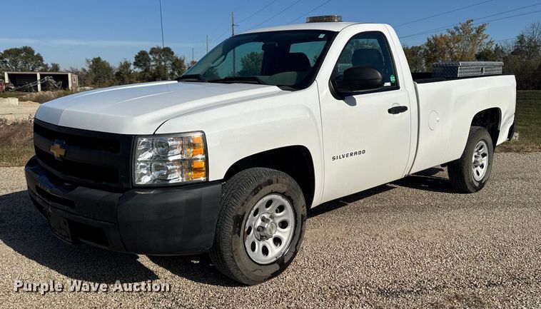 2013 Chevrolet Silverado 1500 pickup truck - EM2479