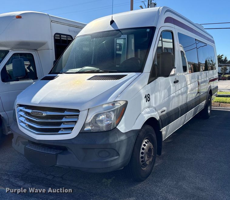 2015 Freightliner Sprinter shuttle bus - EM6119