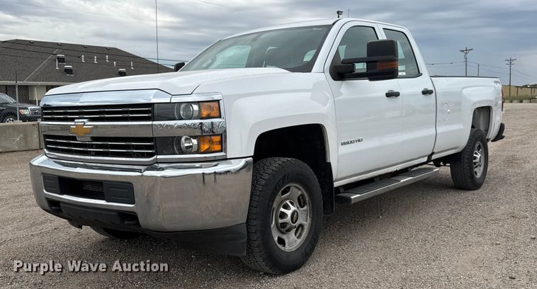 2016 Chevrolet Silverado 2500HD Double Cab pickup truck - EM8388