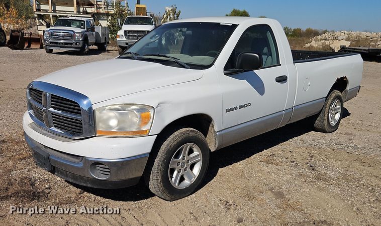2006 Dodge Ram 1500 pickup truck - EO4718