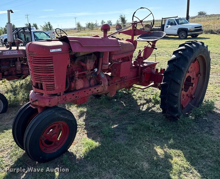 1942 International Harvester H tractor - EP0728