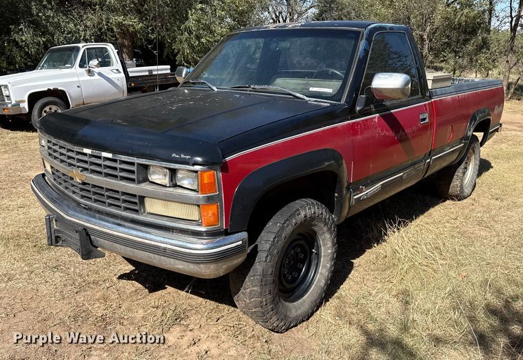 1989 Chevrolet K2500 pickup truck - EP0731