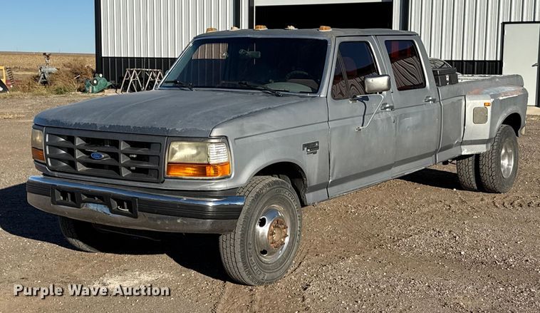 1995 Ford F350 Crew Cab pickup truck - EP0746