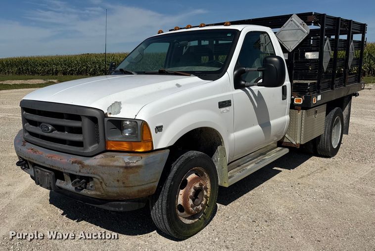2001 Ford F450 Super Duty flatbed truck - ER0045