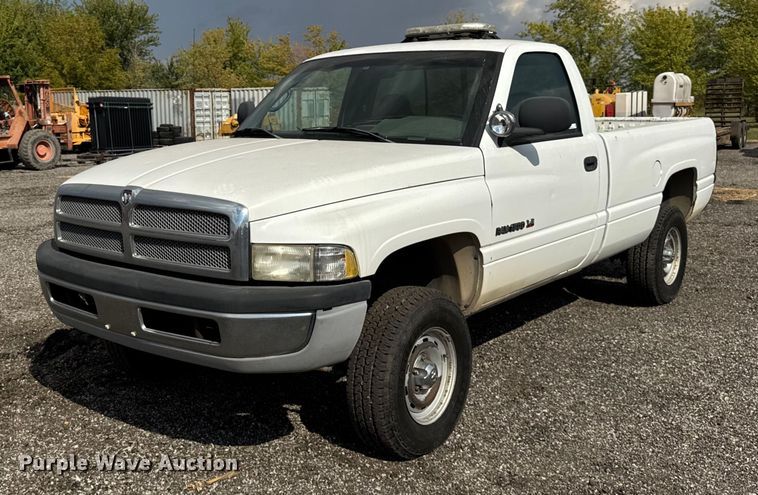 1999 Dodge Ram 1500 pickup truck - ER0181