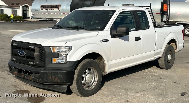 2017 Ford F150 SuperCab pickup truck - ET3371