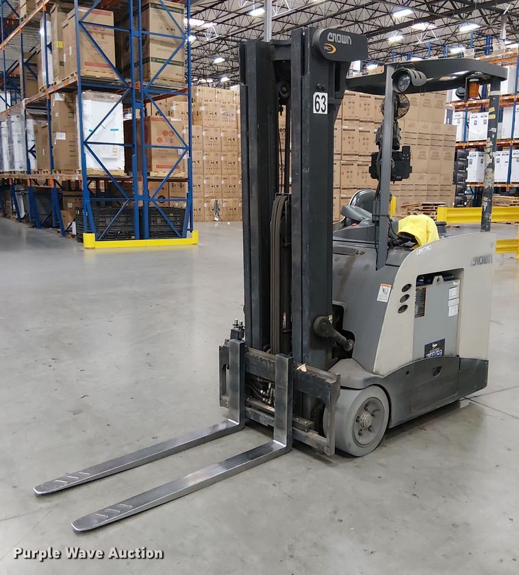 2017 Crown RC5545-40 forklift - EU2583
