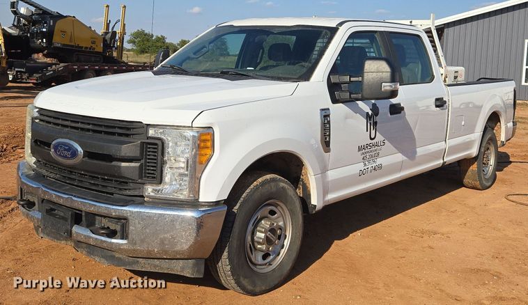 2017 Ford F250 Super Duty XL Crew Cab pickup truck - EU3921