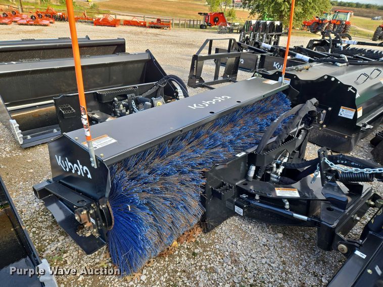 Kubota AB72 skid steer broom - EU3973