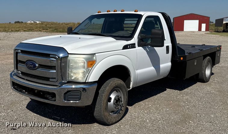 2014 Ford F350 Super Duty flatbed pickup truck - EU5096