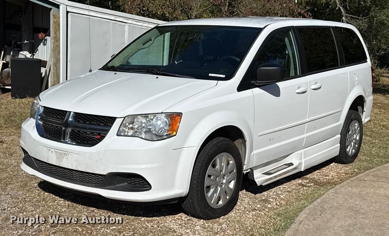 2015 Dodge Grand Caravan handicap accessible van - EU5145