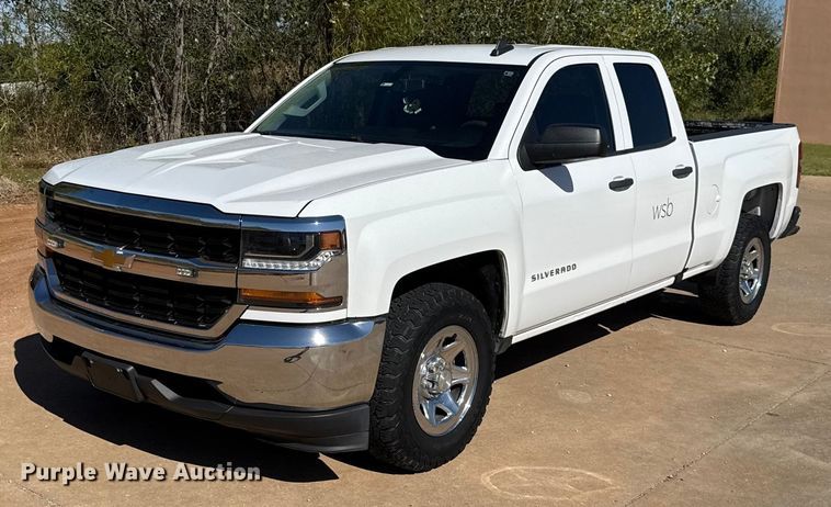 2018 Chevrolet Silverado 1500 Double Cab pickup truck - EU5147