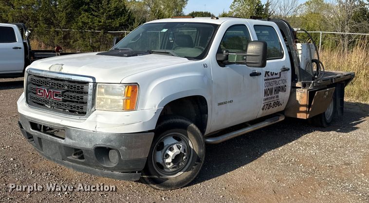 2013 GMC Sierra 3500 Crew Cab flatbed truck - EU5182