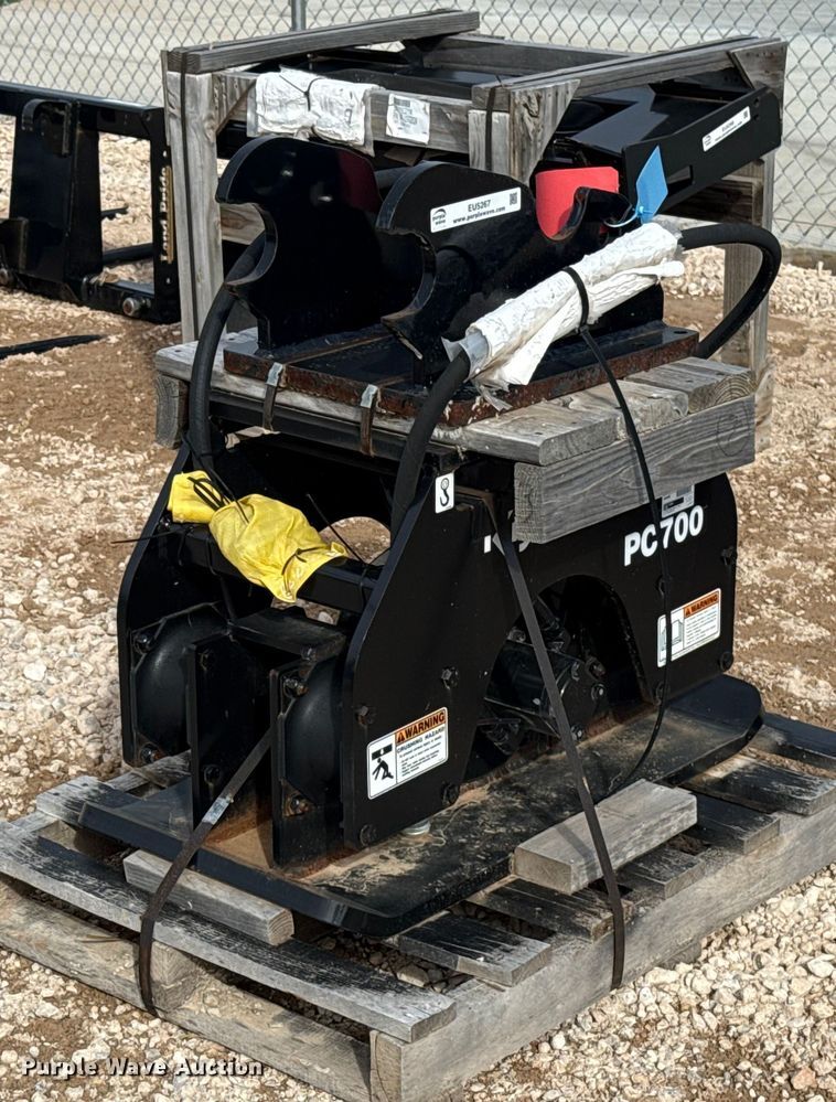 Kubota PC700 excavator plate compactor - EU5267