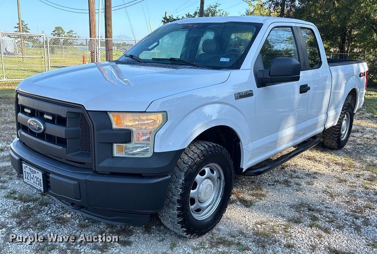 2015 Ford F150 XL SuperCab pickup truck - EU7040