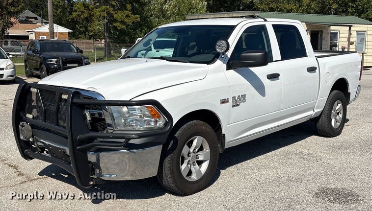 2019 RAM 1500 Crew Cab pickup truck - EV2504