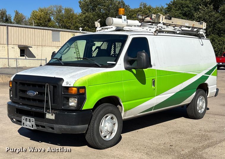 2008 Ford E250 van - EV3198