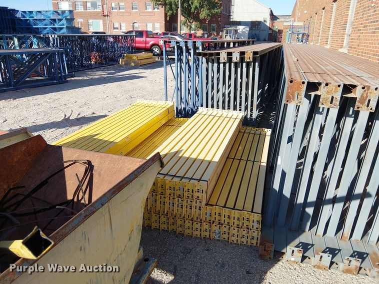 Teardrop  pallet racking - FB4477