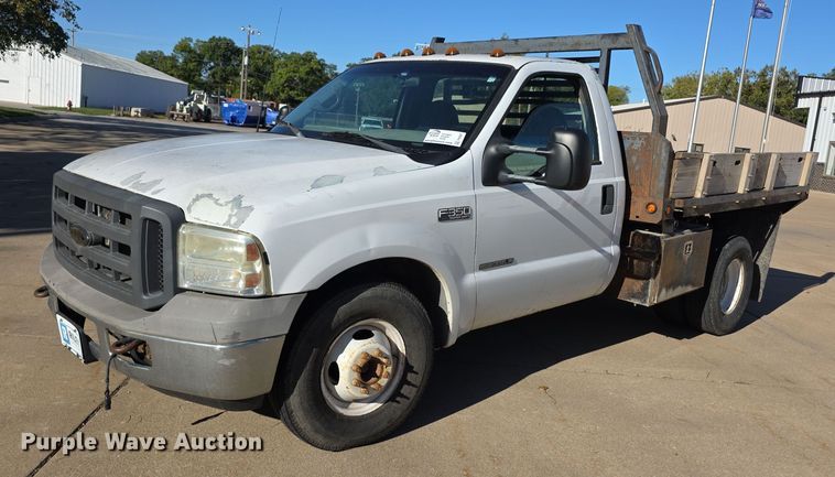 2003 Ford F350 Super Duty XL dump flatbed pickup truck - FI0587