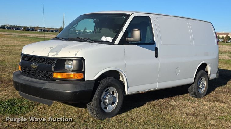 2012 Chevrolet Express 2500 van - FI0615