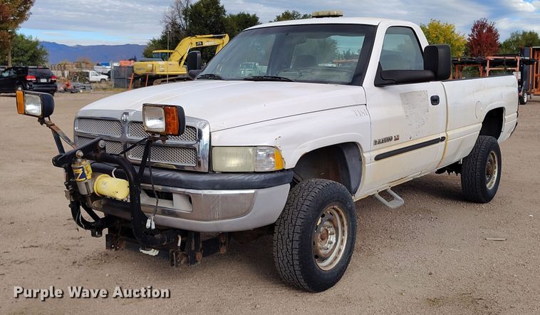 2002 Dodge Ram 2500 SLT pickup truck - IP9722