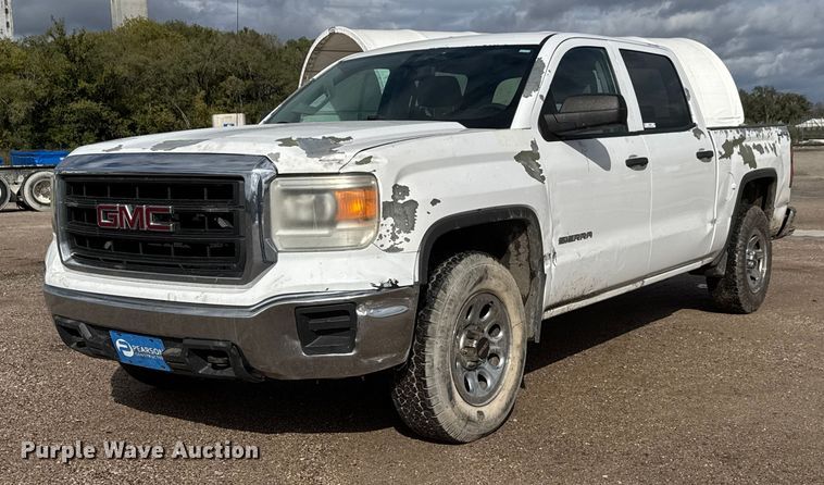 2015 GMC Sierra 1500 Crew Cab pickup truck - NA9808