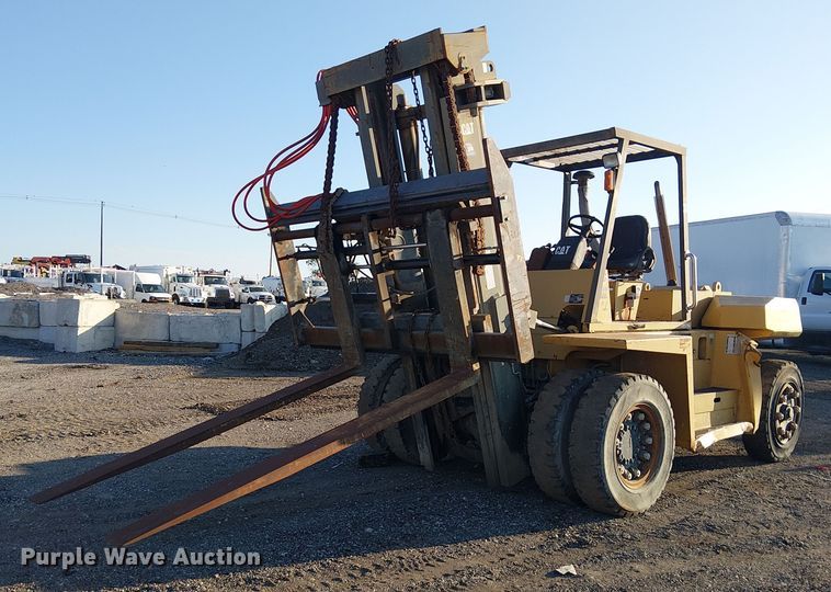 Caterpillar DP100 forklift - NU9736