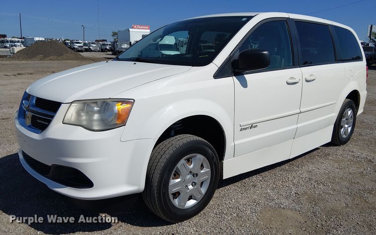 2012 Dodge Grand Caravan handicap accessible van - NU9744