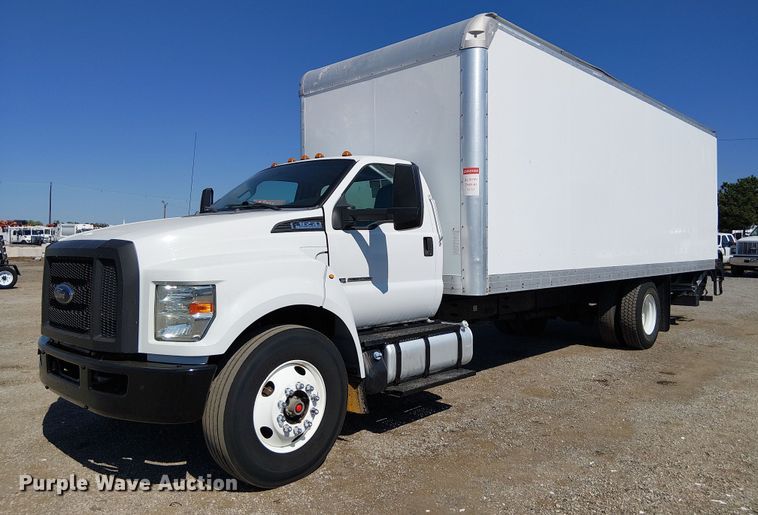 2016 Ford F650 Super Duty box truck - NU9749