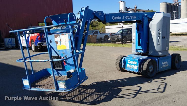 1999 Genie Z-30/20N boom lift - DJ7892