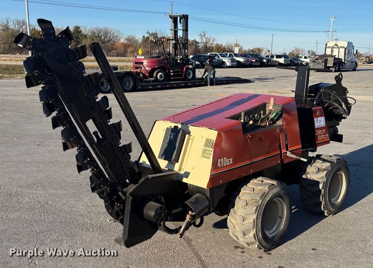 2000 Ditch Witch 410 SXD trencher - DK0100