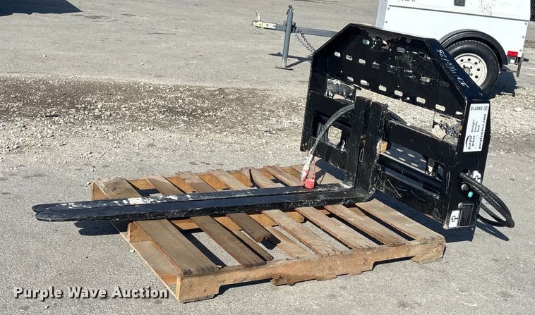 GIYI SF60 skid steer forks - DK0110