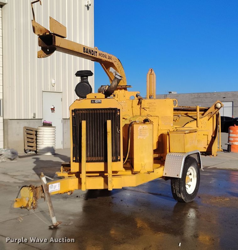 2002 Bandit 250 wood chipper - DP5098