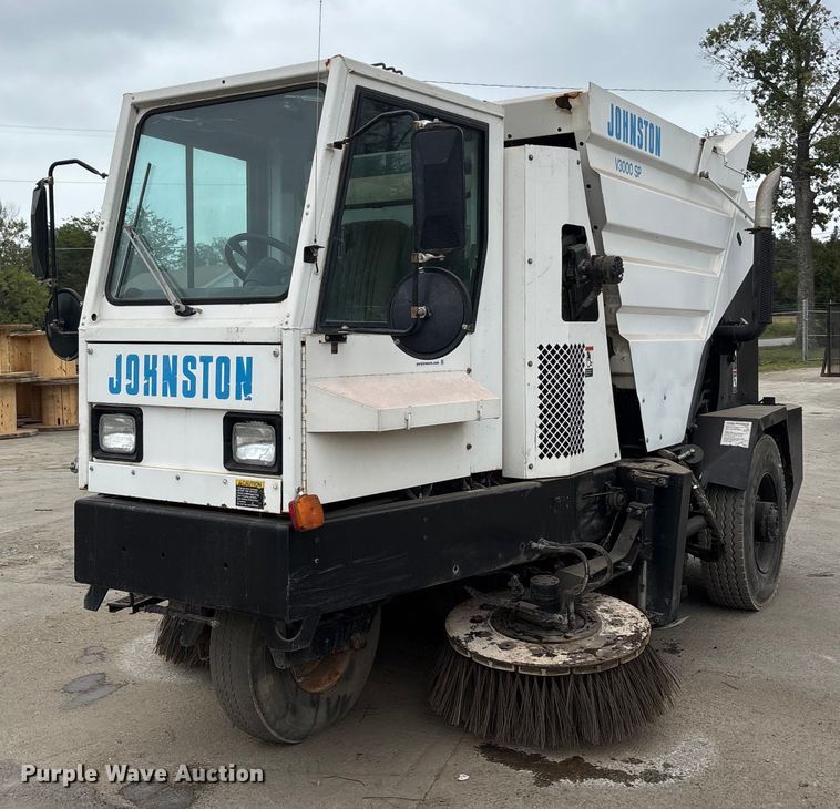 2024 Johnson V3000SP street sweeper - DU1404