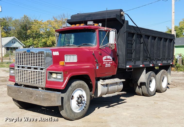 1997 Ford LTL 9000  dump truck - DU3648