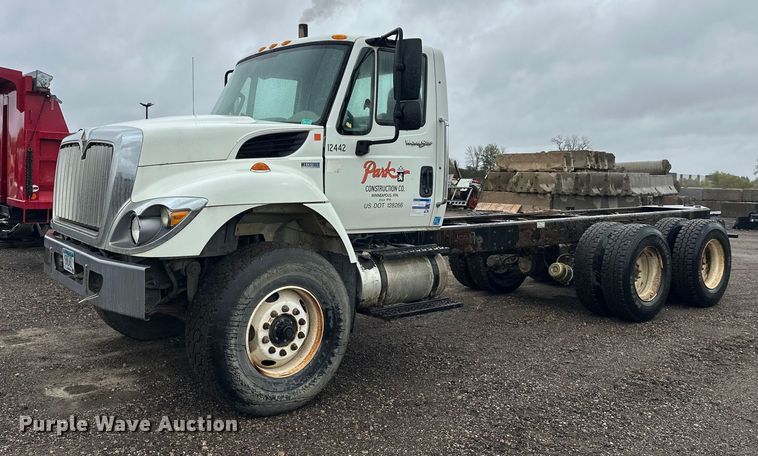 2012 International 7400 truck cab and chassis - DW4315