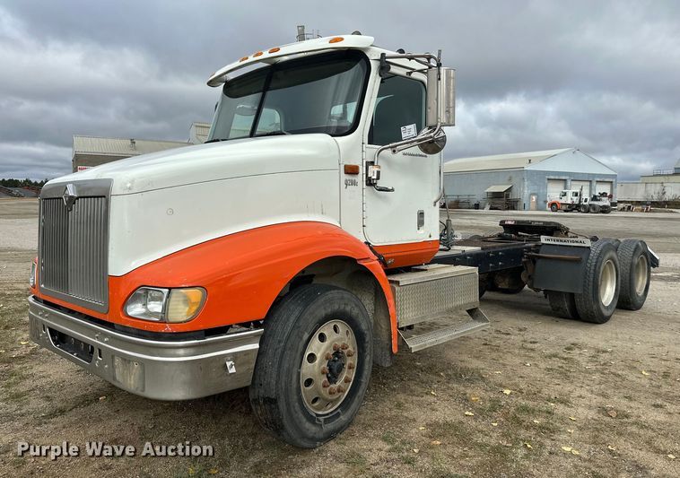 2007 International 9200i semi truck - DW4335