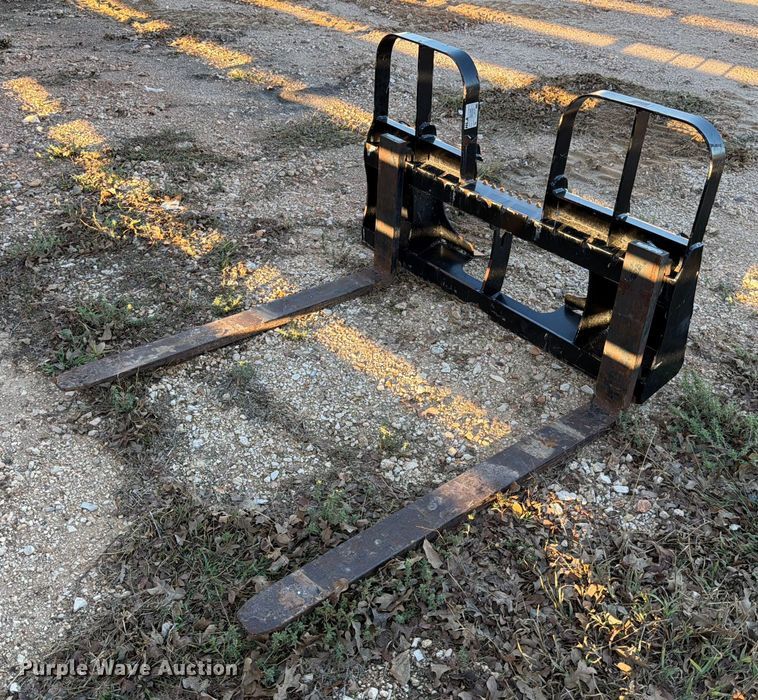 HLA Atrachments HD42BO5000 skid steer forks - DX5863