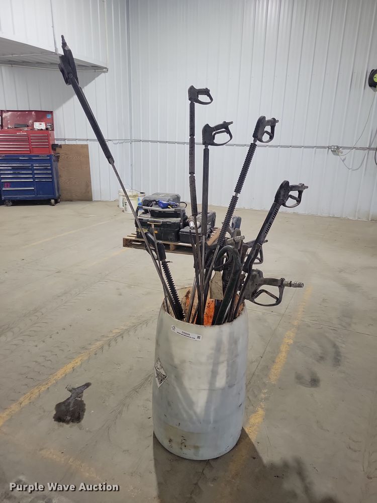 Approximately 13 pressure washer wands - DX6509