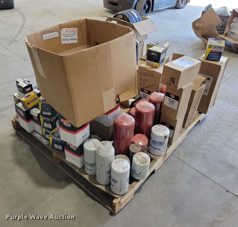 Assorted automotive filters - DX6513