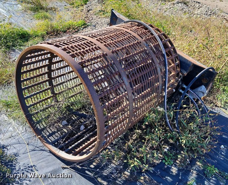 Wolverine skid steer trommel screen - DX6572