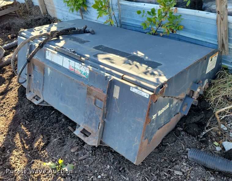 2007 Bobcat 72 Sweeper skid steer sweeper - DX6582
