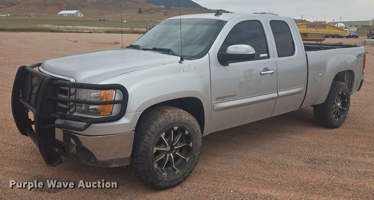 2012 GMC Sierra 1500 Ext. Cab pickup truck - DY1219
