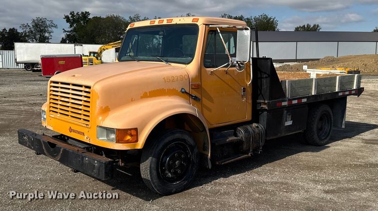 1990 International 4700 dump flatbed truck - EA1957