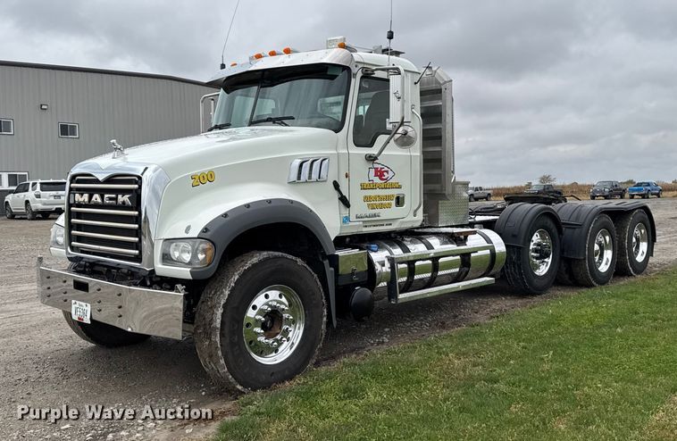 2012 Mack GU713 semi truck - EA1982