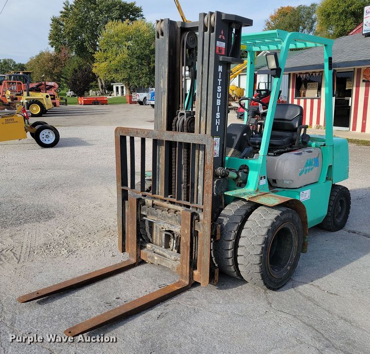 1999 Mitsubishi  FG30 forklift - EA2674